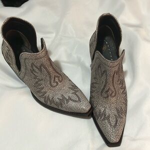 Aria Dixon R Toe Western Bootie